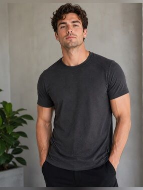 Kenneth Cole New York Men’s Black T-Shirt Size L – Organic Cotton Blend